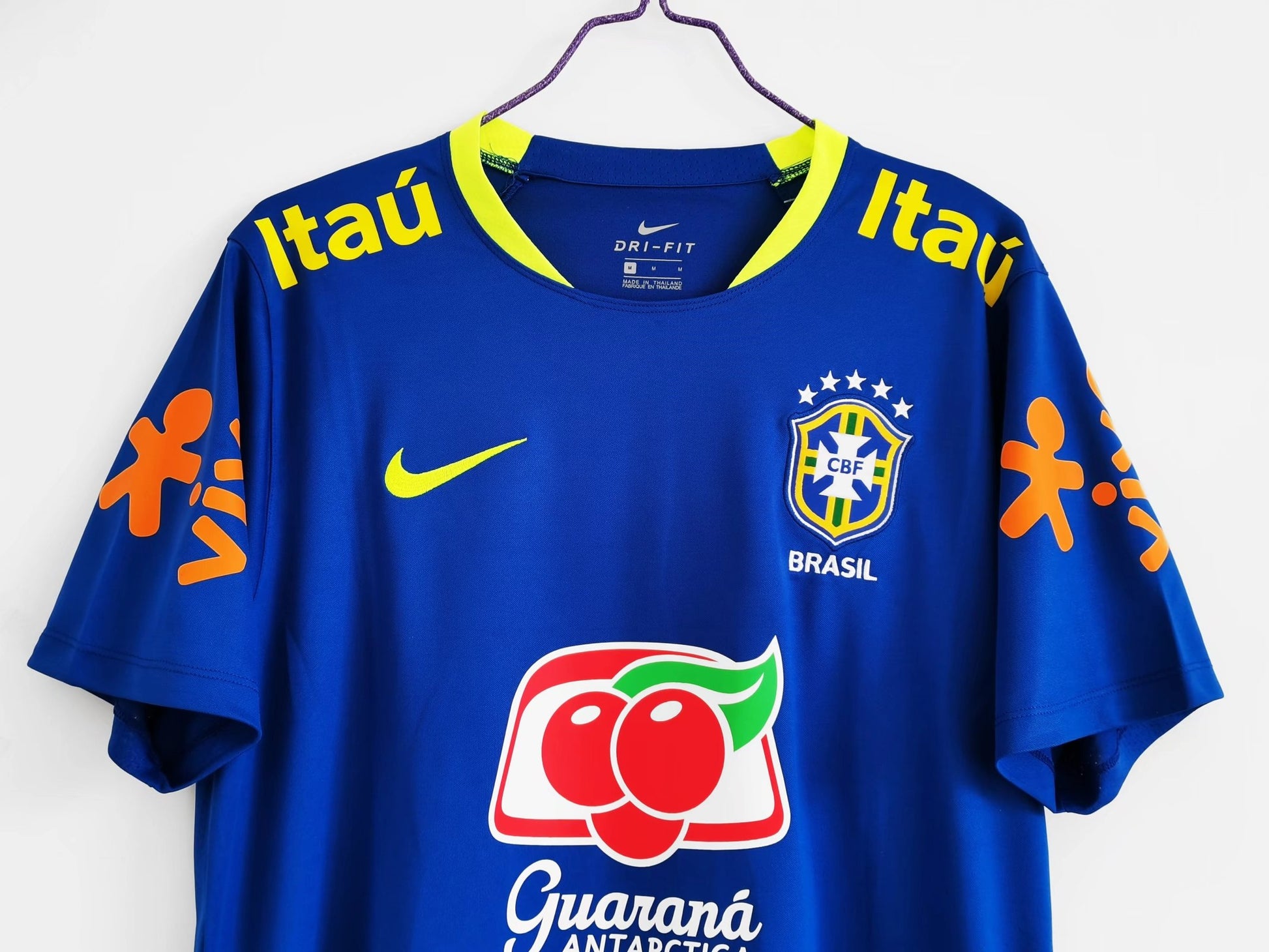 Brazil Training/Leisure football shirt (unknown year).